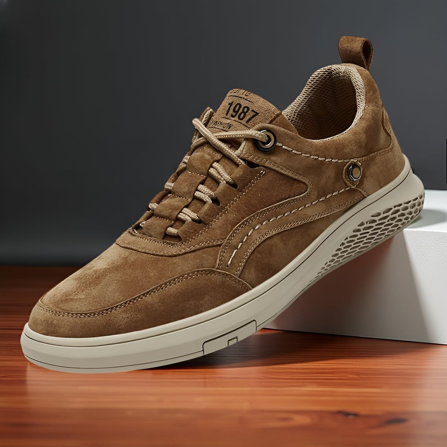 Men's Modern Lace-Up Sneakers | Leon