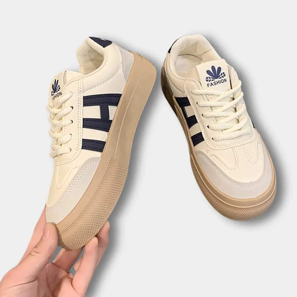 Klassischer Hochwertiger Sneaker mit seitlichen Details für Damen | Nina -3