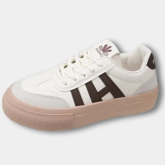 Klassischer Hochwertiger Sneaker mit seitlichen Details für Damen | Nina -1