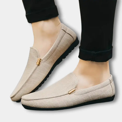 Moderner Hochwertiger Loafer mit metallischen Details für Herren | Buck -1
