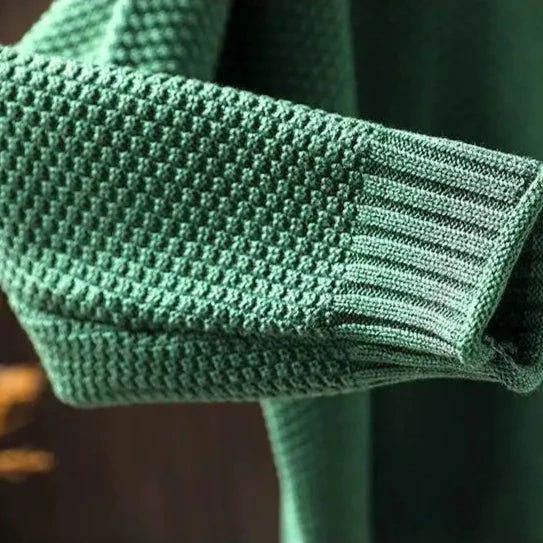 Klassischer Strickpullover mit Rundhalsausschnitt für Damen | Eleni