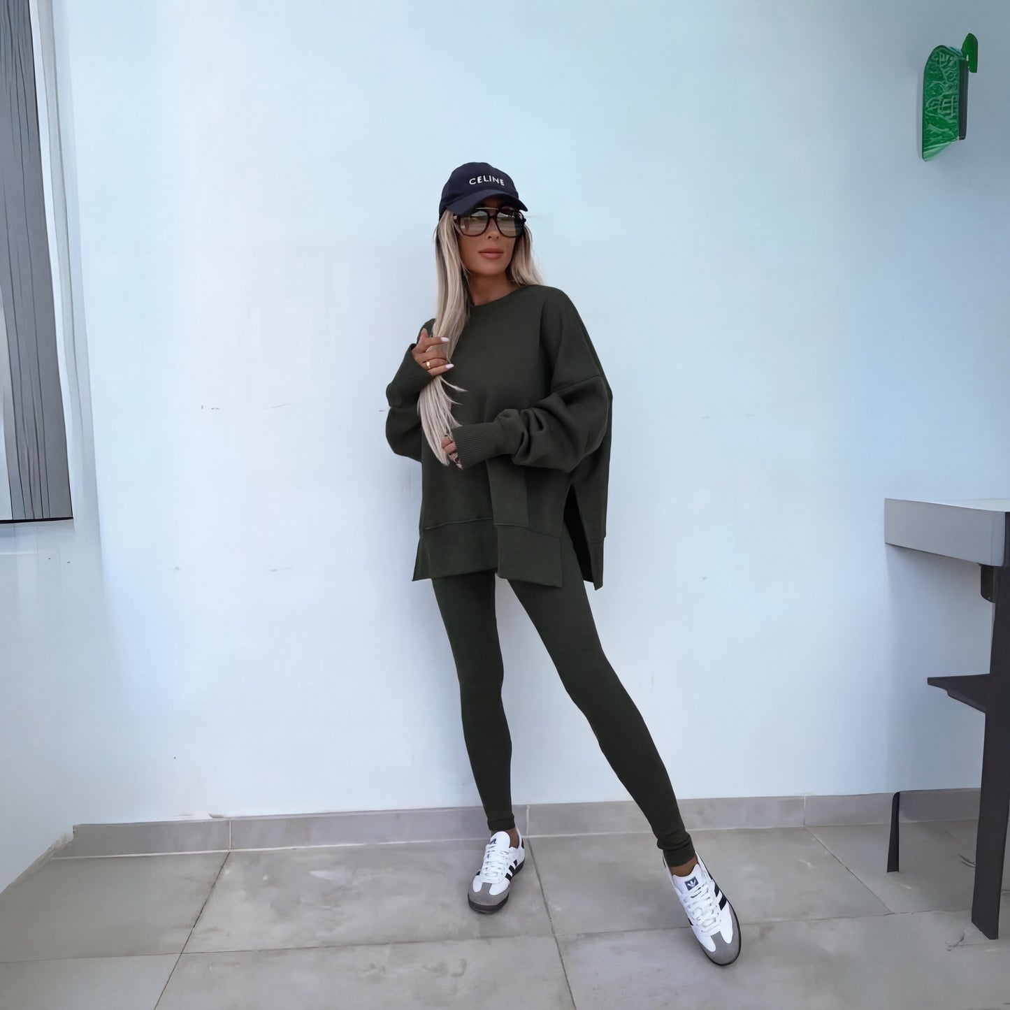 Lässiges Sweatshirt- und Hosen-Set mit langen Ärmeln für Damen | Mirella